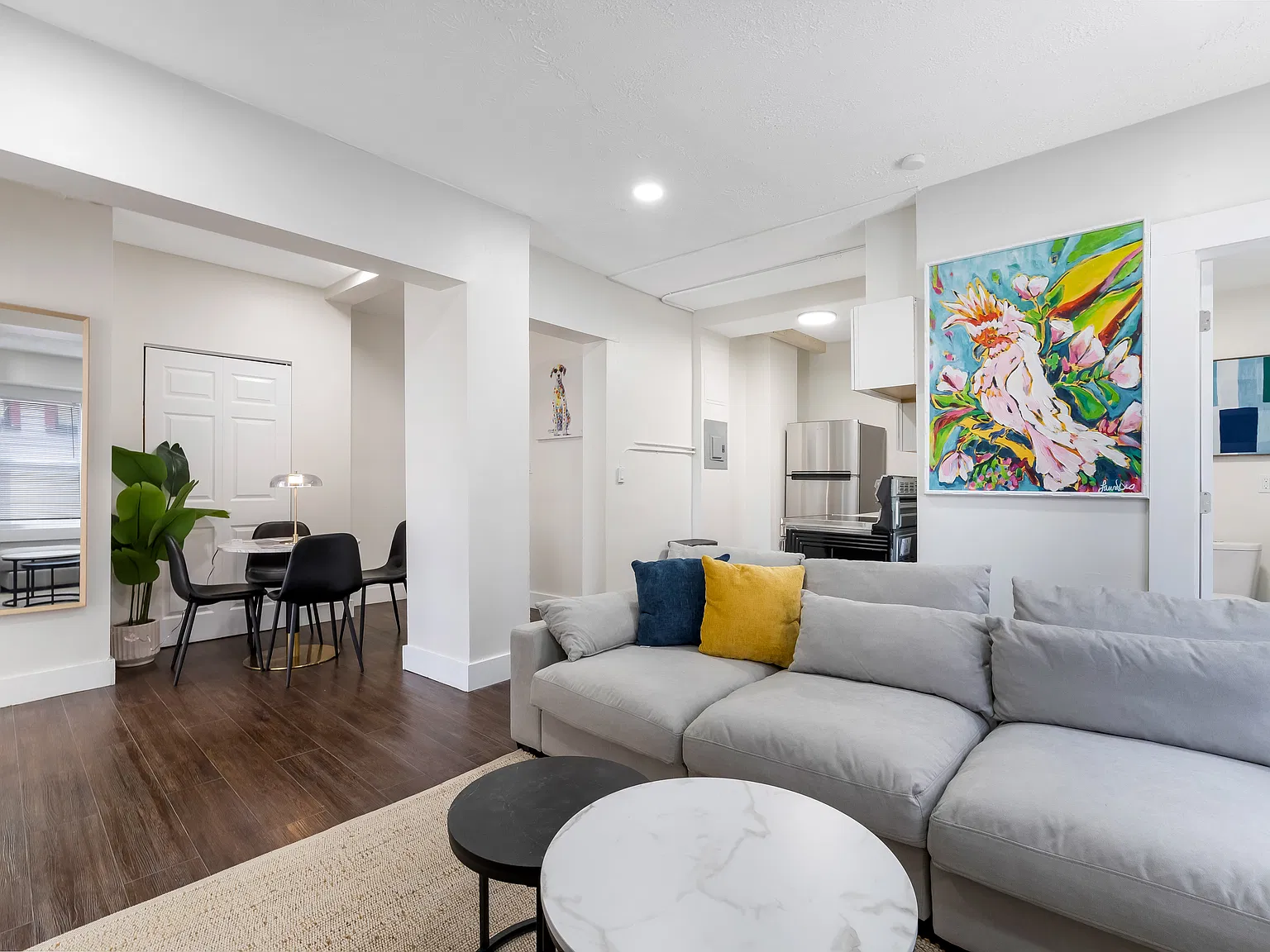 2 bed, 1000 sqft, $1,296 — Photo 3