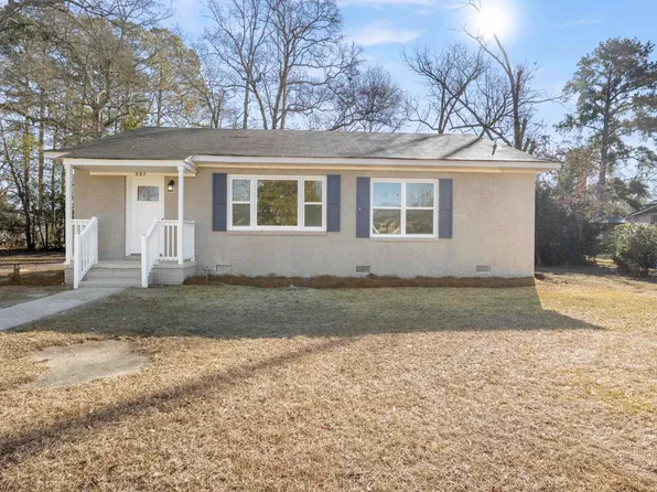 207 14th Ave. S, Dillon, SC 29536