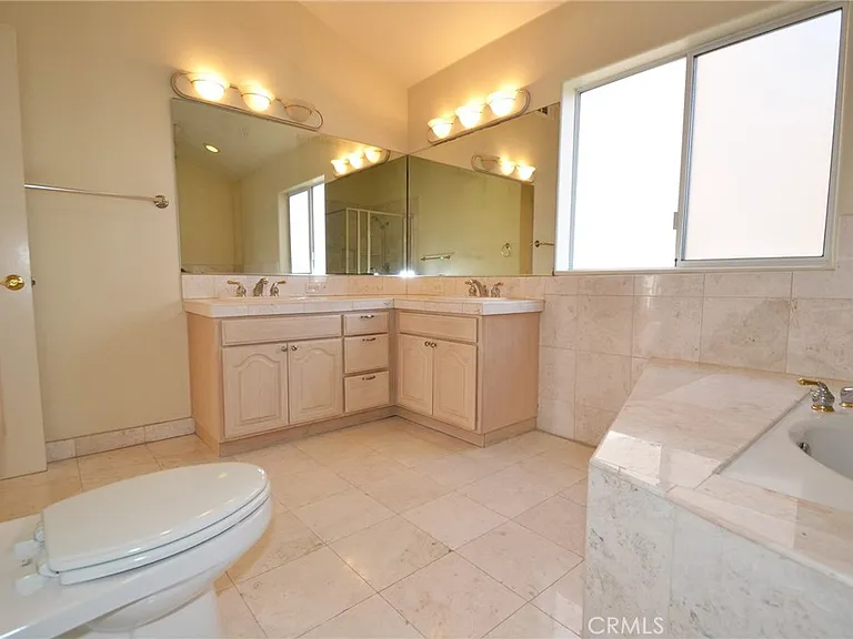 2203 Harriman Ln #B — Photo 13