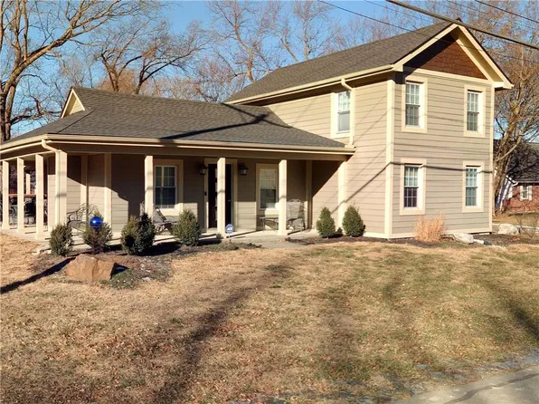 7110 Brockway St, Shawnee, KS 66227