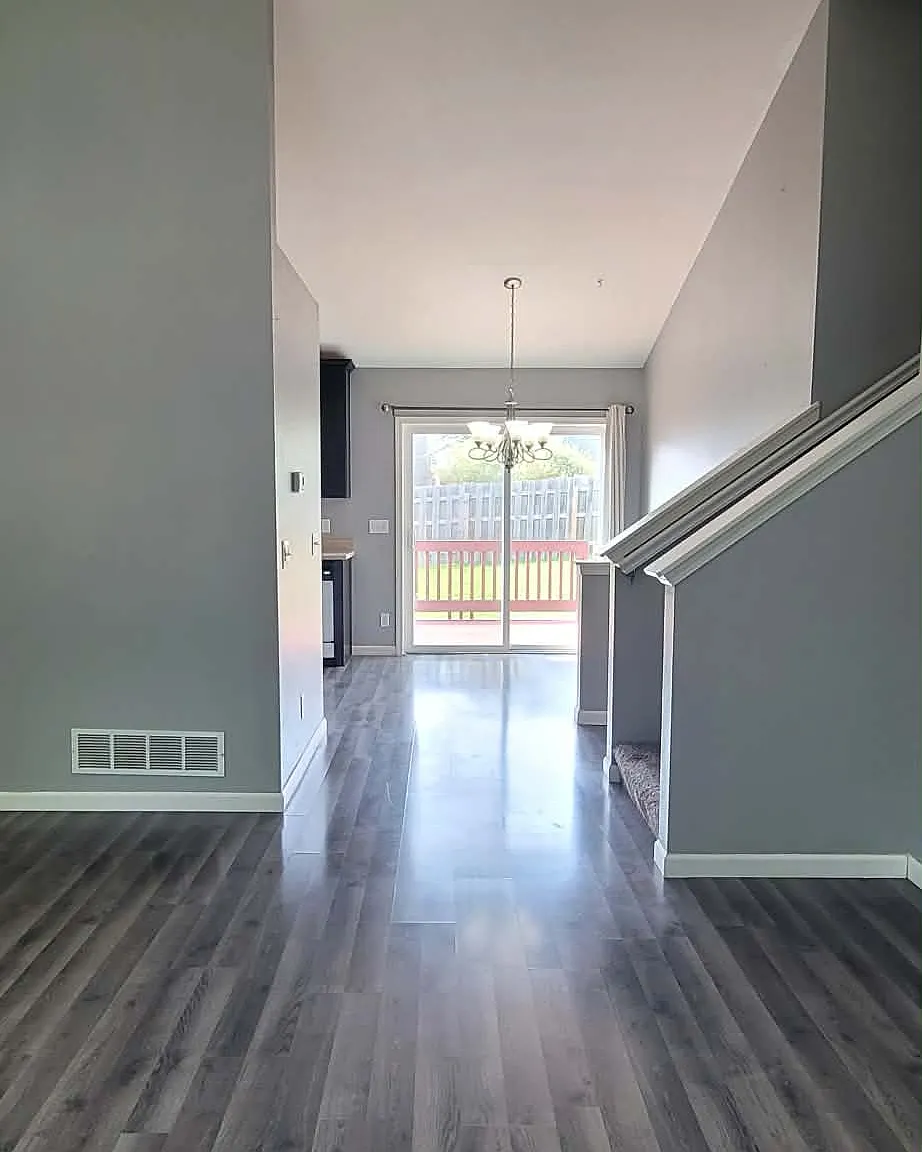 4 bed, 1558 sqft, $2,299 — Photo 2
