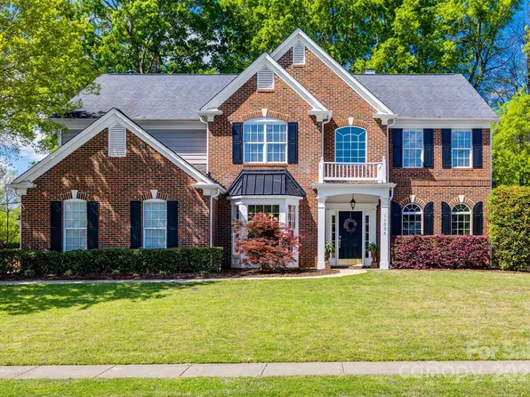 11006 Knight Castle Dr, Charlotte, NC 28277