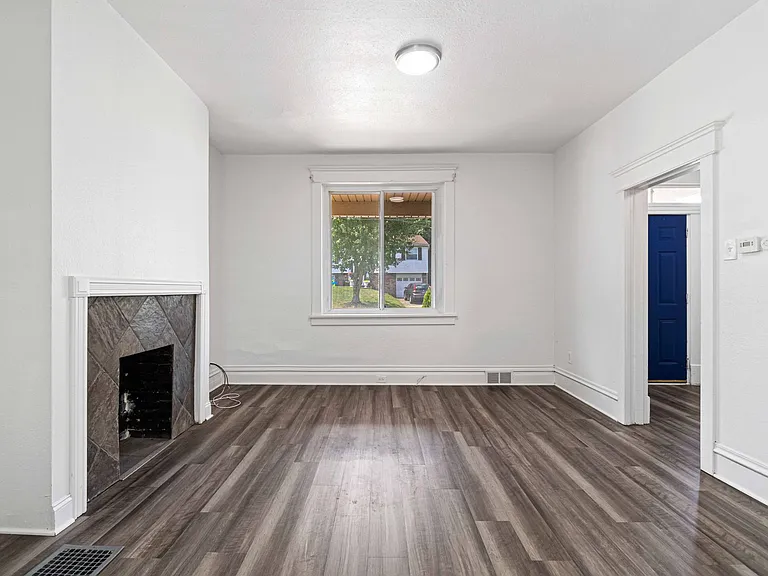 400 W Prospect Ave — Photo 10
