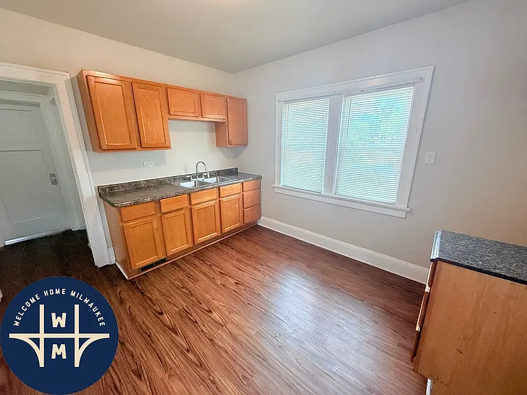 221 W Ring St — Photo 14
