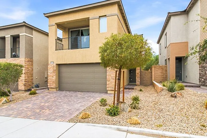3 bed, 2.5 bath, 1570 sqft, $2,310 — Photo 3