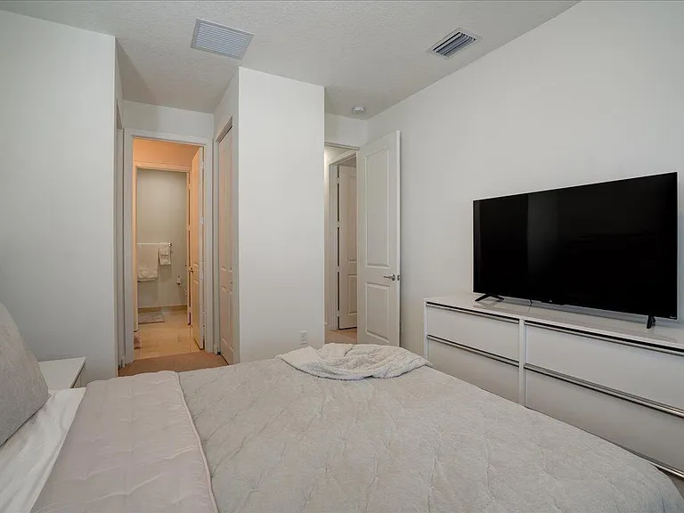 1451 Pioneer Way — Photo 45
