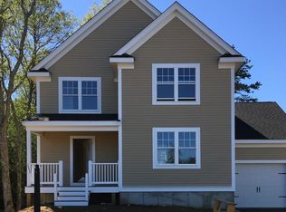 34 Christmas Tree Ln, Kingston, MA 02364