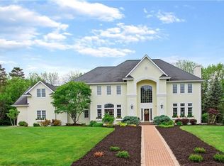 4515 Spruce Ridge Dr, Manlius, NY 13104