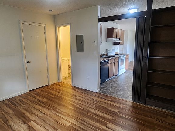 4th image of 1610 Lloyd St #11295095