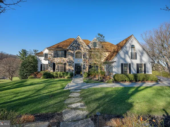 419 Pugh Rd, Wayne, PA 19087