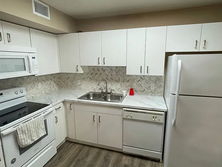1820 Long Iron Dr #503 — Photo 4