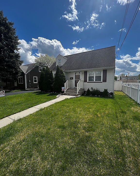 1st image of 217 Bergen St