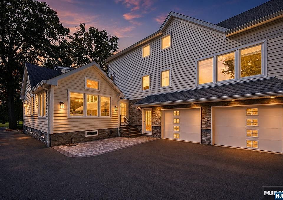 1st image of 40 Dean Dr