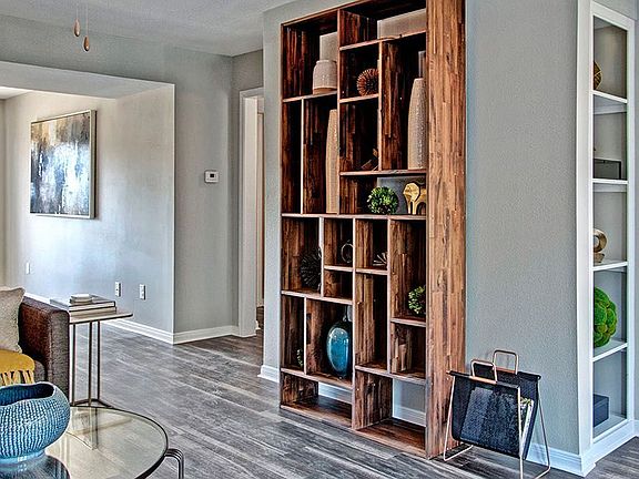 4th image of 201 Wilcrest Dr #3107