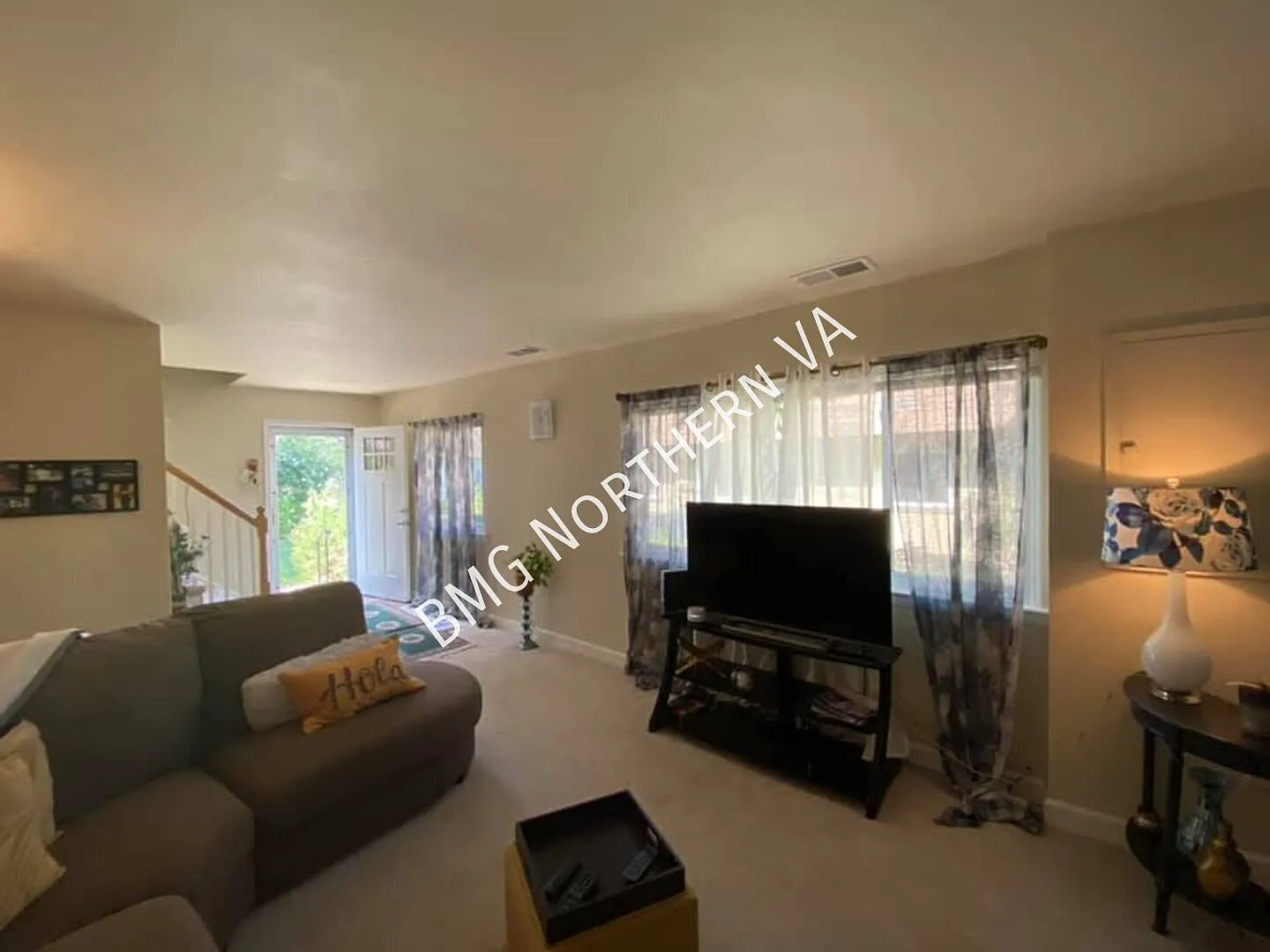 Beautiful 2-Level 3 Bedroom 2.5 Bathroom End Unit Townhome In Fantastic Sequoyah / Hybla Valley C... — Photo 4