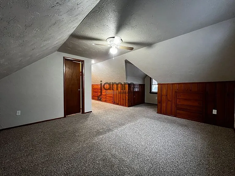 18713 Waterbury Ave — Photo 11