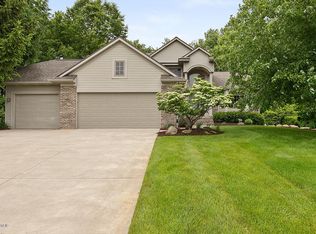 7799 Glenwood Pond Dr SE, Alto, MI 49302