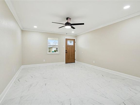 3rd image of 660 Grovewood Dr