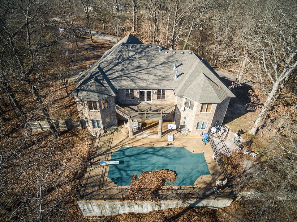 1st image of 1004 S Carrington Dr