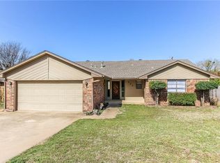 302 Kingsbury Dr, Norman, OK 73072