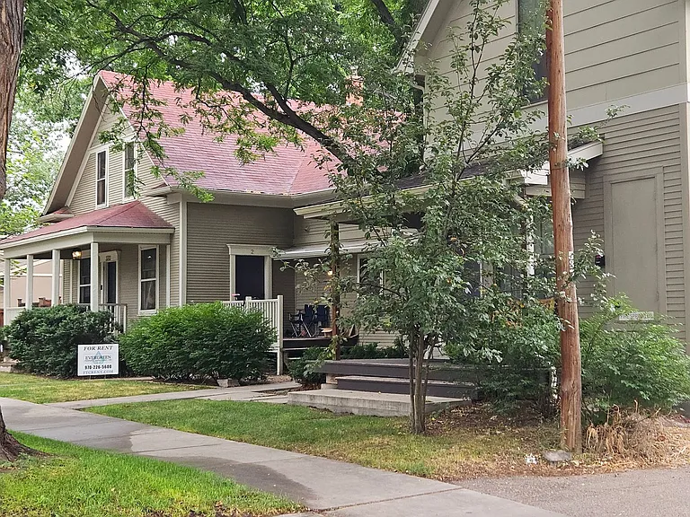 318-320 W Myrtle St — Photo 17