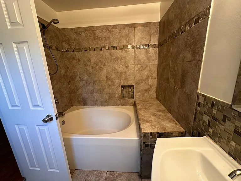 6913 Malachite Pl — Photo 23