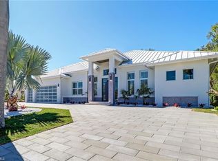 720 Orchid Dr, Naples, FL 34102
