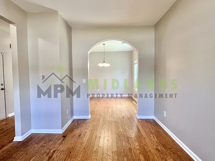 464 Edenhall Dr — Photo 6