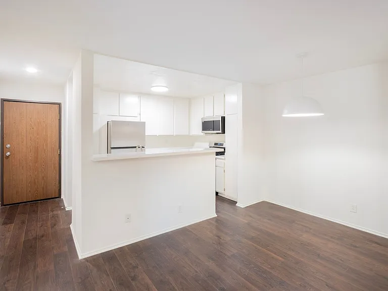 2123 Rodney Dr — Photo 17