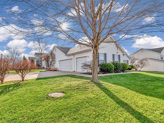 3rd image of 612 Eaglewood Trail Dr