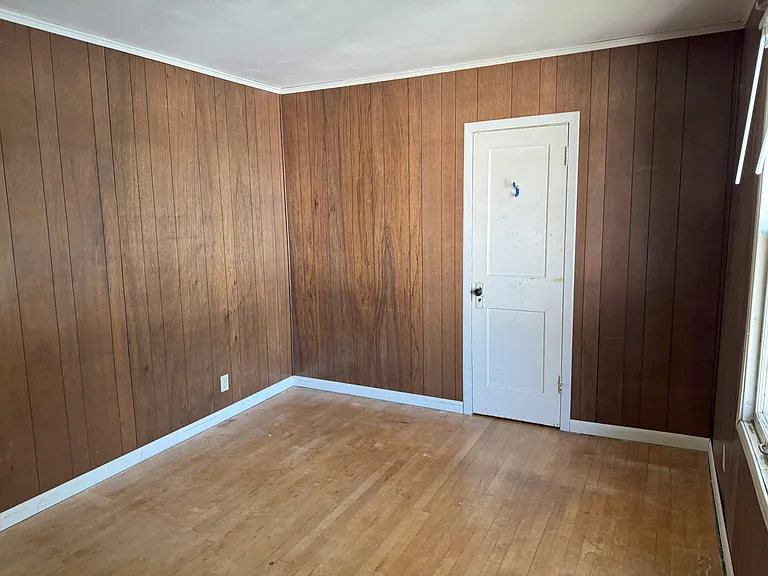 466 W Grand Ave — Photo 12