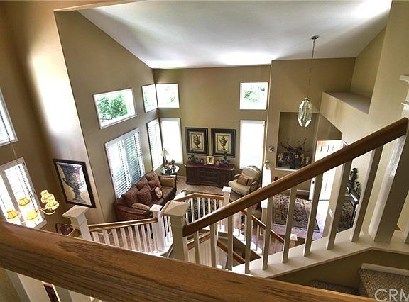 4th image of 25 Raven Ln