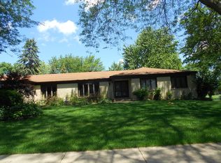 26 Lunt Ave, Schaumburg, IL
