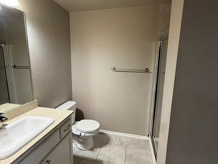 786 SW 13th St — Photo 11