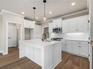 22214 W 82nd Ter, Lenexa, KS 66220
