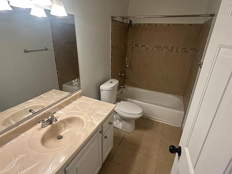 924 Chestnut Hill Dr #A — Photo 14