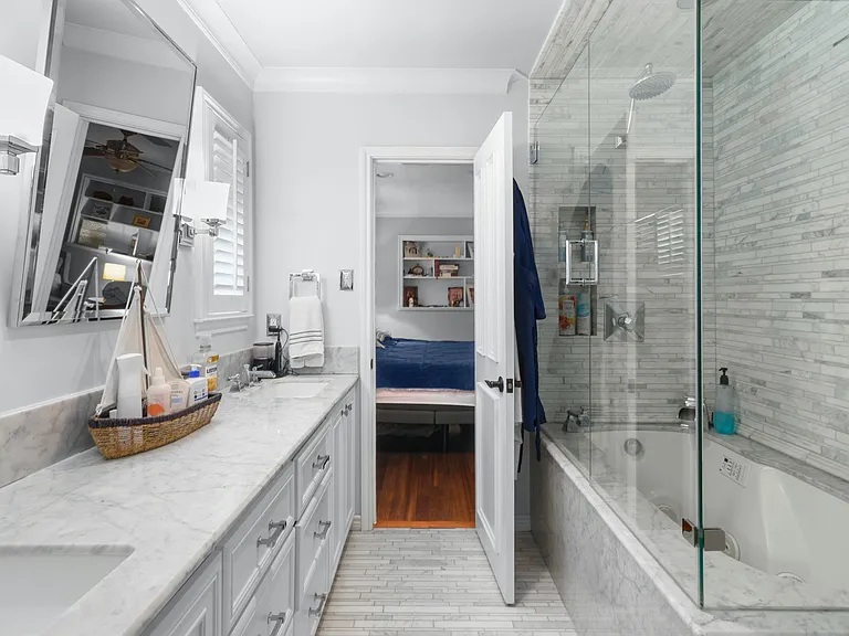 11451 Parkchester Dr — Photo 28