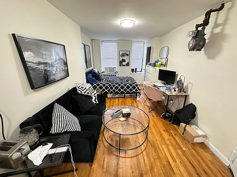 326 E 6th St #6 — Photo 14