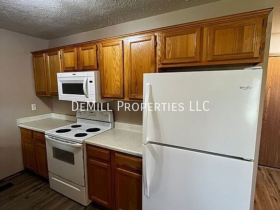 5th image of 207 W Summit St