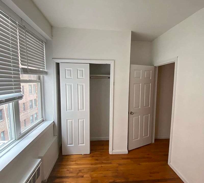 1st image of 450 W 58th St #2EE