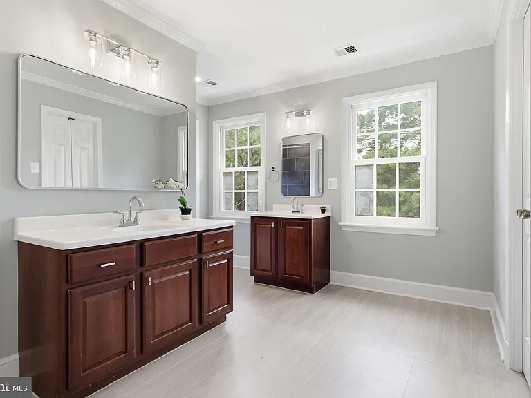 6817 Jeremiah Ct — Photo 23