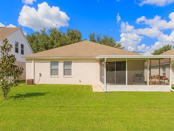 4th image of 15822 Stags Leap Dr