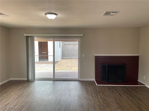 3rd image of 5805 Apple Valley Ln