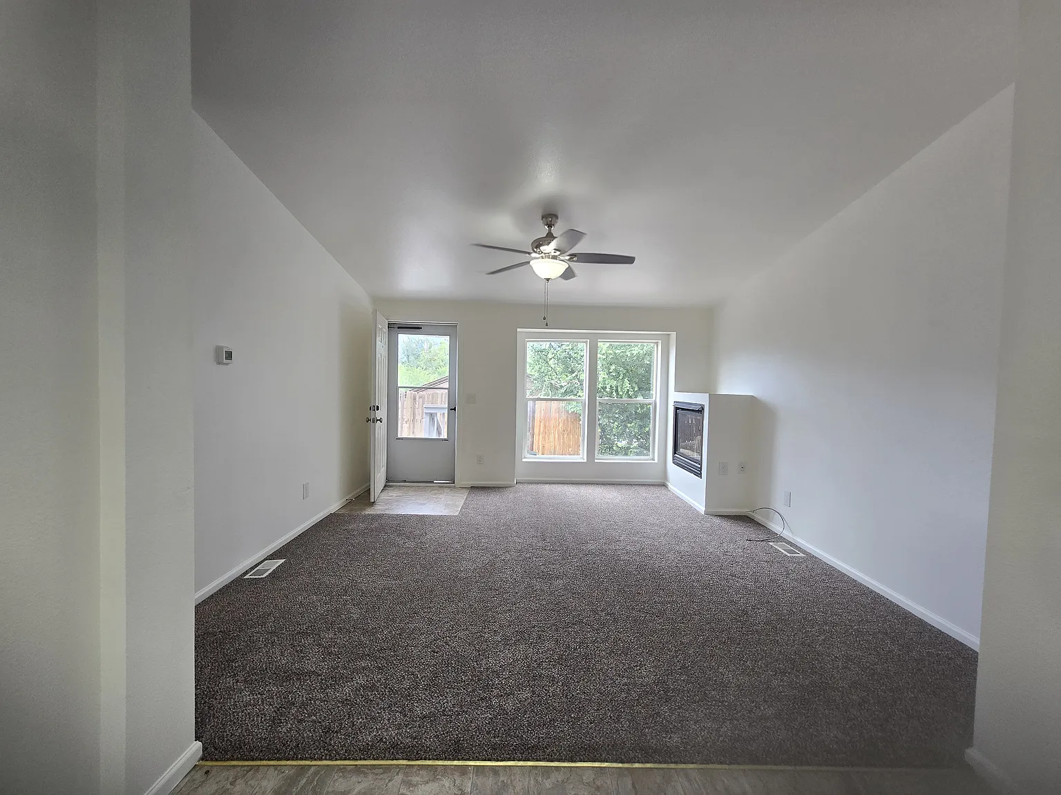 3 bed, 1044 sqft, $1,850 — Photo 2