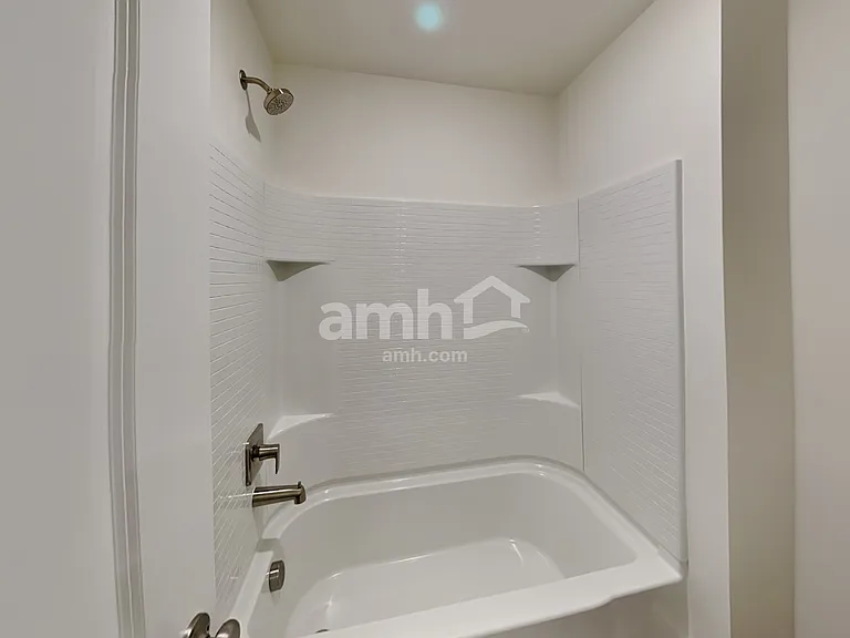 657 Dudley St — Photo 23