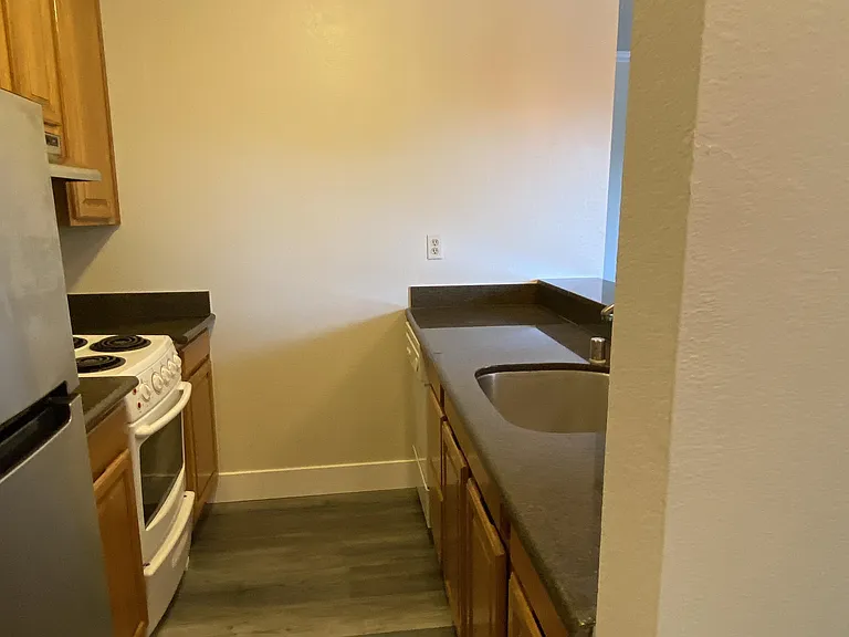 280 Stonegate Cir #1 — Photo 1