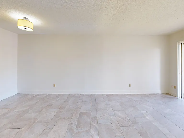 827 S Perry St #12 — Photo 7