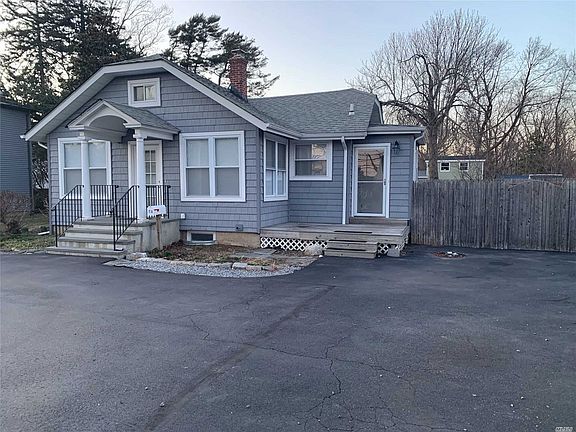 2nd image of 17 Lakeland Ave #A