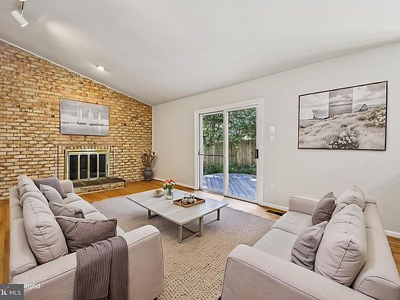 3rd image of 1102 Bettstrail Way