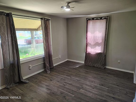 3rd image of 204 Avenue F